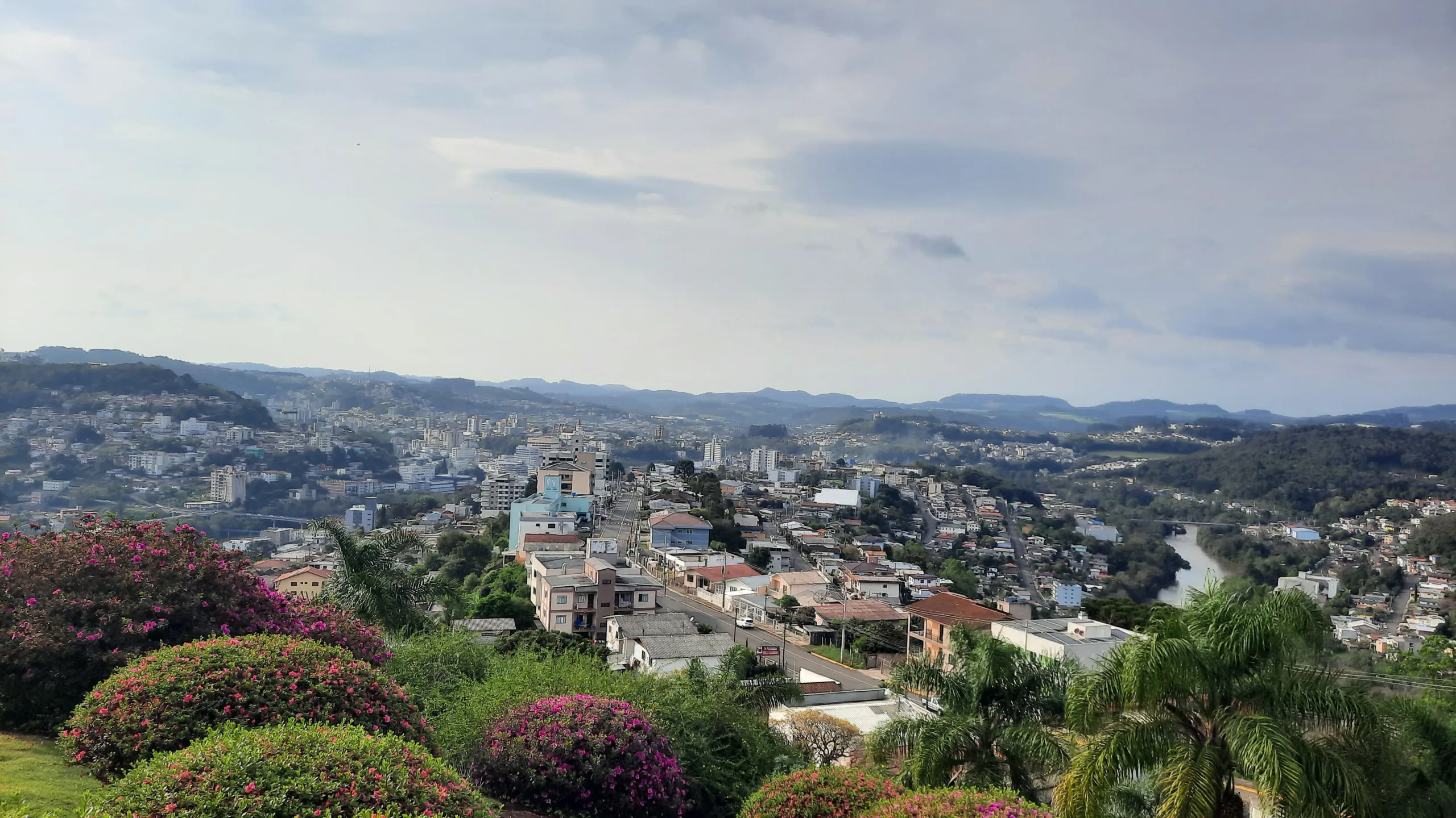 Segunda feira inicia variações de nuvens e sol PortalRBV