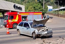 Bombeiros de Videira atendem colisão entre dois veículos na SC-135