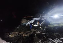 Caminhão sai da pista em Iomerê e motorista fica preso às ferragens