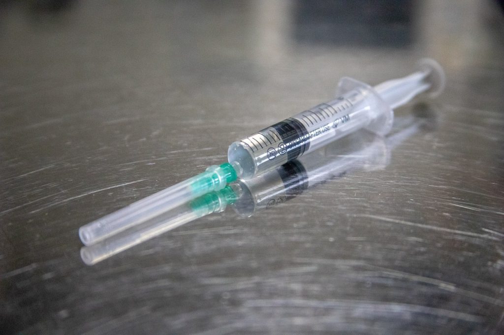 Pais de SC são multados por recusar vacinar os filhos contra Covid-19