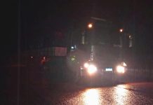 Carreta furtada é abandonada ao ficar sem combustível