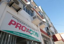 Procon SC notifica Netflix após anúncio de cobrança extra por compartilhamento de senha