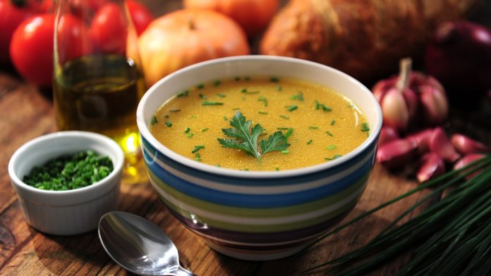 Durante o inverno, um aroma tentador paira no ar: o das deliciosas sopas que aquecem os corpos e alimentam as almas.