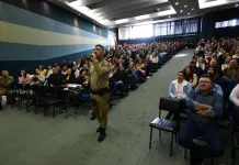 Encontro pedagógico inicia com palestra sobre segurança escolar