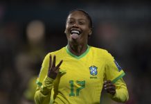 Brasil faz 4 a 0 no Panamá em estreia na Copa