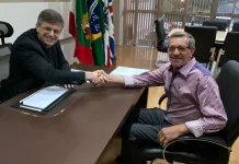 Alencar se licencia e Fically assume Prefeitura de Caçador