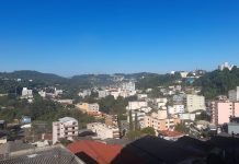 Manhã com nevoeiros marcam a quinta-feira no Estado