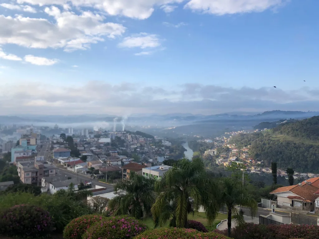 Céu encoberto dará lugar ao sol nesta quarta-feira