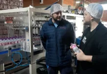 Conheça o processo de produção da água com gás