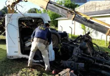 PRF descobre caminhão com peças roubadas de outros caminhões