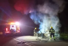 Incêndio destrói veículo na rodovia entre Campos Novos e Ibiam