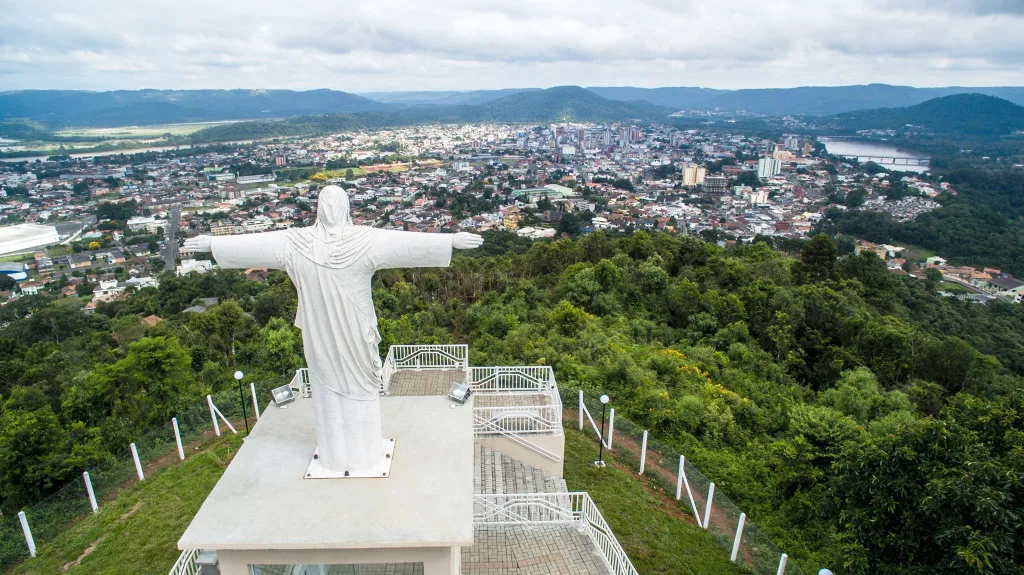 Obras do complexo turístico em Porto União avançam