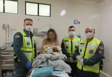 Bombeiros socorrem mulher que deu à luz sozinha em casa