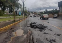 Chuva causa estragos em Caçador e equipes de segurança estão nas ruas