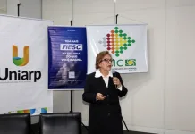 Especialista em comércio exterior da FIESC ministra palestra na UNIARP