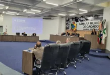 Secretária de Planejamento e Gestão apresenta ações na Câmara de Vereadores