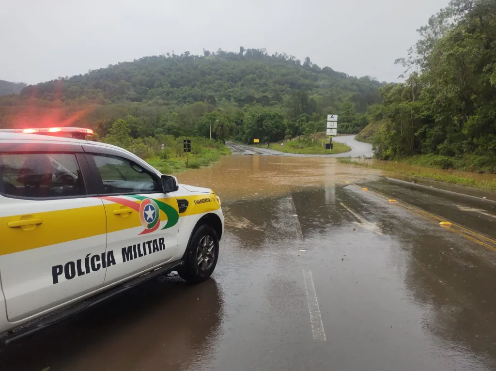 Alagamento bloqueia a SC-453 em Ibicaré novamente