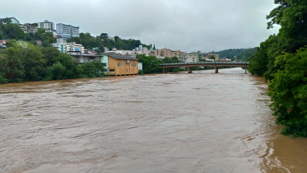 Nível do Rio do Peixe começa a baixar