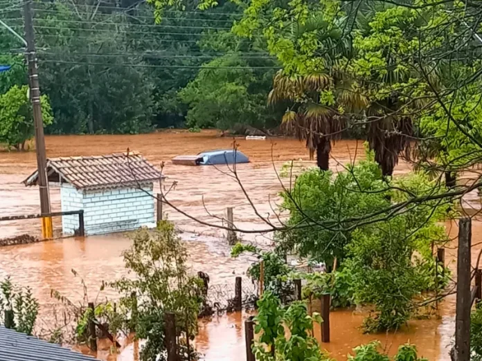 Previsão de chuva persistente mantém municípios em alerta