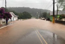 Chuvas causam alagamentos em municípios da região