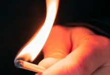 Homem que ateou fogo na casa da ex-namorada em Caçador é condenado