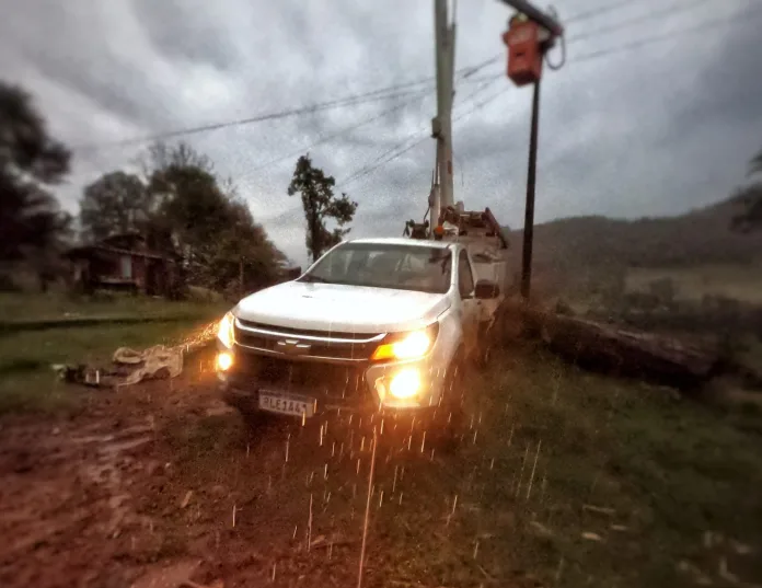 Chuvas em SC: confira dicas da Celesc para evitar tragédias durante intempéries