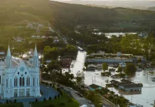 Chuvas em SC: Estado tem 136 municípios com ocorrências