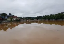 Caçador volta a sofrer com alagamentos