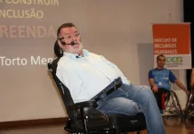 “Inclusão não é teoria. É prática”, alerta Eduardo Meneghelli em palestra em Caçador