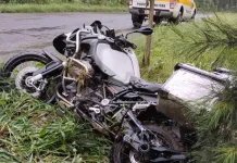 Acidente com motocicleta deixa duas pessoas feridas