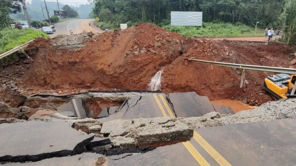 Estradas em Santa Catarina interdições ocorrem em vários pontos