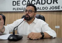 Vereador questiona presença de estagiários durante exames íntimos em mulheres