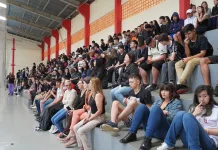 Escola Irmão Leo promove o evento Café Filosófico