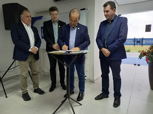 Governador Jorginho Mello inaugura obra no aeroporto de Caçador