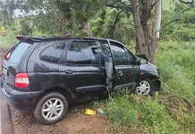 Fumante causa acidente após brasa entrar pela janela do carro