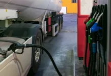 Petrobras anuncia redução de R$ 0,30 no preço do diesel