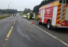 Carro e Caminhão colidem na BR-116, em Santa Cecília
