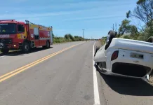 Capotamento com carro de Videira é registrado na SC-464