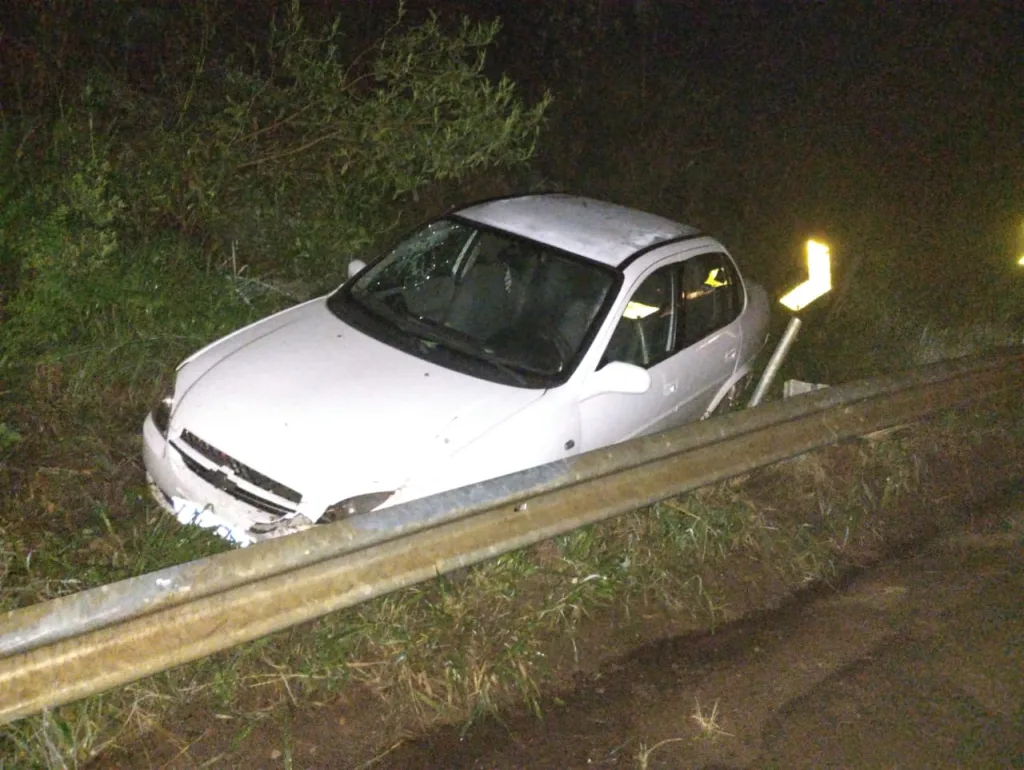 Carro sai de pista na SC-350, em Lebon Régis