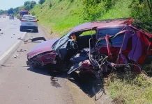 Acidente entre Videira e Pinheiro Preto deixa pessoas feridas