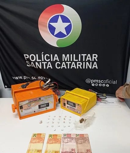 Polícia Militar apreende drogas na Vila Santa Terezinha