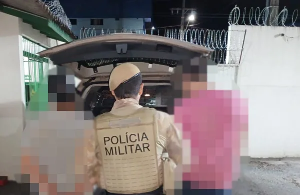 Polícia Militar prende dois foragidos após troca de tiros em Caçador