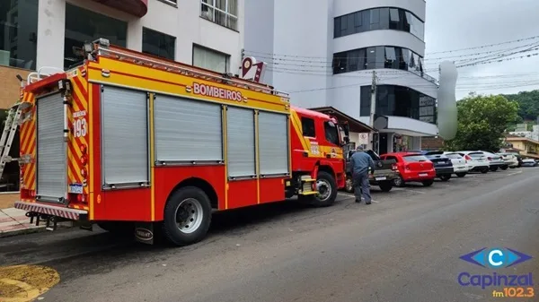 Corpo de Bombeiros realiza resgate inusitado em prédio de Capinzal