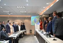 Governador Jorginho Mello dá posse aos novos secretários de Estado