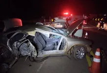 Mulher morre após ser projetada do carro e atropelada em seguida