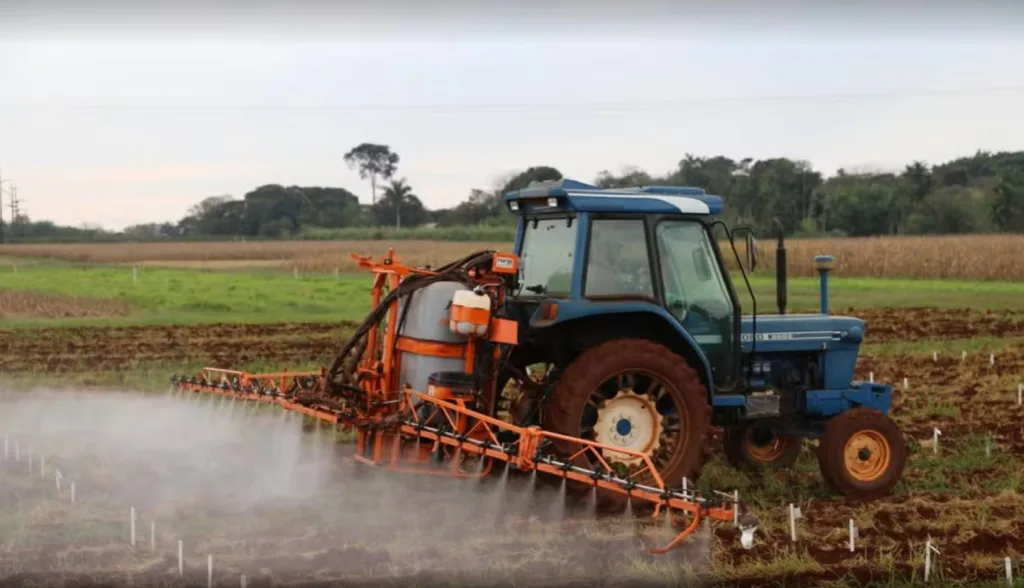 Liberação de agrotóxicos cai no Brasil em 2023