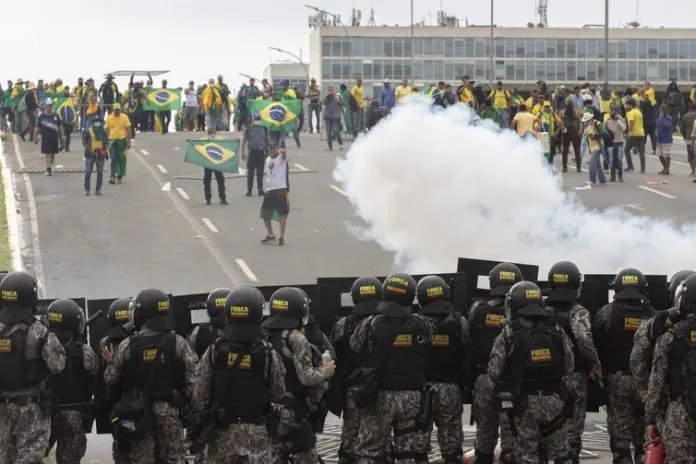 Mentores dos atos de 8 de janeiro devem ser identificados nesta quinta