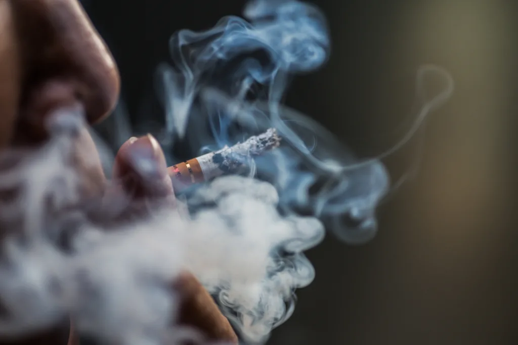 Pesquisa mostra impacto de fumar frente ao tratamento do câncer
