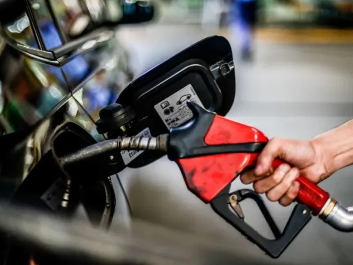Governo anunciou que gasolina e diesel terão valores reajustados