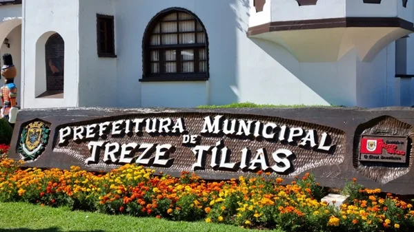 Prefeitura de Treze Tília abre chamada pública para contratação de profissionais